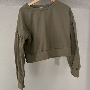 CROPPED crew neck with FUN sleeves